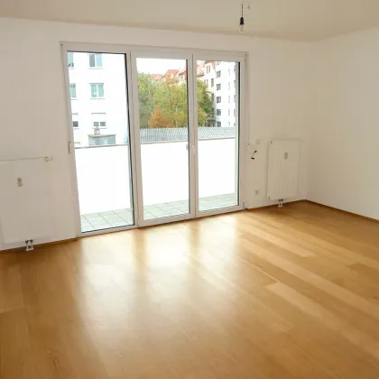 Schöne, moderne 3-Zimmerwohnung mit Loggia in U-Bahn-Nähe (befristet vermietet) - Bild 2