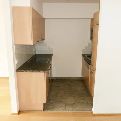 Schöne, moderne 3-Zimmerwohnung mit Loggia in U-Bahn-Nähe (befristet vermietet) - Bild 3