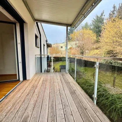FUßE VOM RUCKERLBERG I DIREKT AM LEONHARDBACH I LKH NÄHE I SÜD-TERRASSE I SACKSTRAßE I ABSOLUTE RUHELAGE I MODERNER GRUNDRISS I EXKLUSIVER NEUBAU I TIEFGARAGE I AB SOFORT VERFÜGBAR I - Bild 3