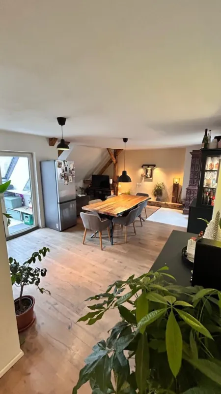 Graz - Schillerplatz: Helle 2-Zimmern-Dachgeschoßwohnung und westseitiger Dachterrasse – perfekt für Singles, Paare und Investoren - sehr gut vermietet! - Bild 1