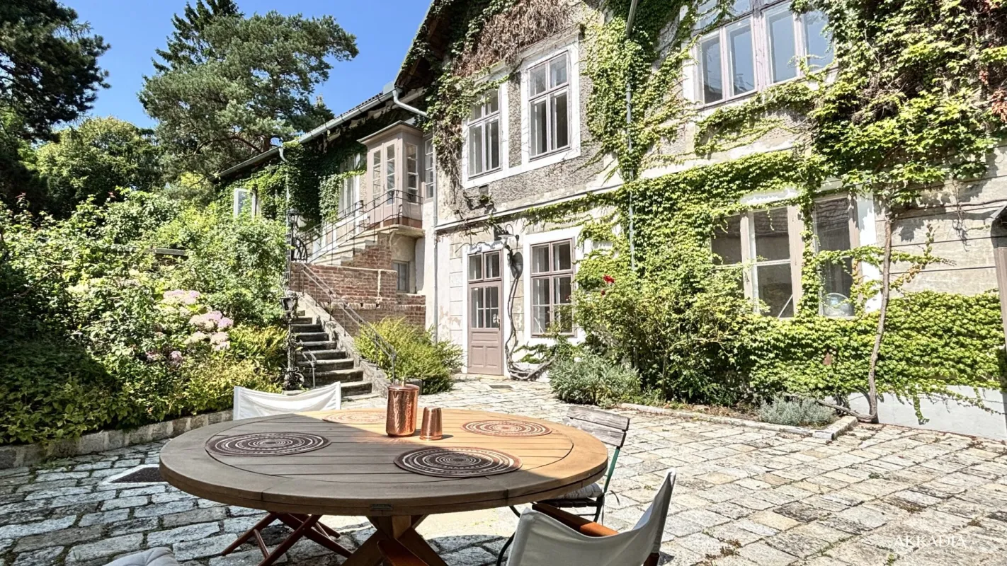 Wo Geschichte lebendig wird - Romantische Villa mit Park - Bild 1