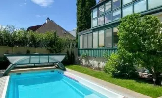 Wohnen wie im Urlaub - Ihr Sommer am eigenen Pool ! Gediegenes Mehrfamilienhaus in ruhiger Stadtrandlage