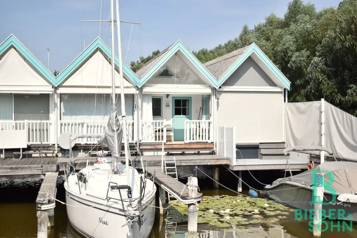 Das Leben genießen - direkt am Wasser! Badehaus mit Seezugang und Bootsanlegestelle! - Bild 1