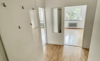 PREISWERT! PERFEKTE RAUMAUFTEILUNG FÜR SINGLES & PAARE! NEUWERTIGE, MODERNE EINBAU-KÜCHE!