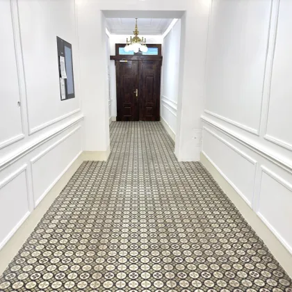 Sanierte Altbau-Eckwohnung in Toplage nahe AUGARTEN - Bild 3