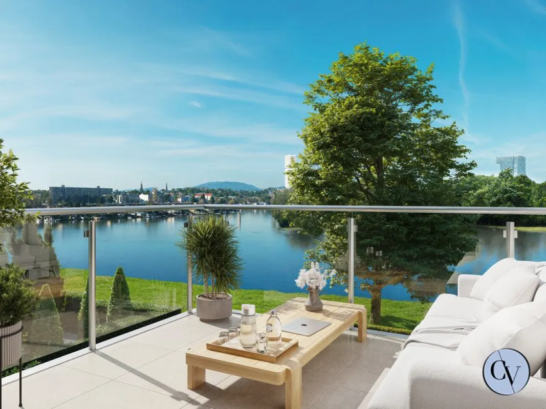 Villa in erster Reihe zur Alten Donau - einmalige Gelegenheit auf Eigengrund! - Bild 1