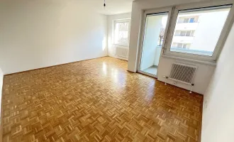 Sanierte Familienwohnung mit sonniger Loggia am Murufer!