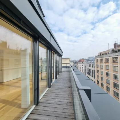 Ein Wohngenuss der Moderne mit außergewöhnlicher Terrasse - 3-Zimmer-Erstbezug mit stilvoller Ausstattung - U4-Station Friedensbrücke in Gehweite - Bild 3
