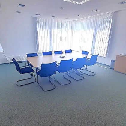 Möblierte Büroetage mit praktischem Raumkonzept zur Vermietung - Bild 2