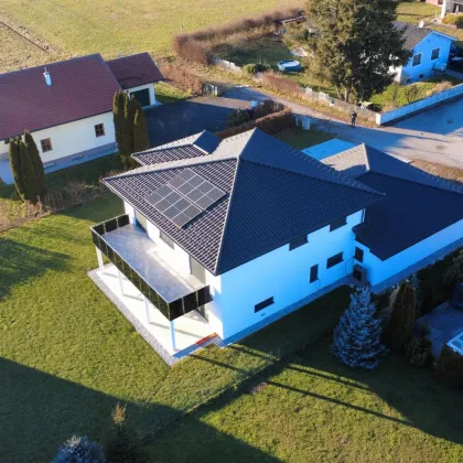 Neuwertiges Einfamilienhaus in Pfaffstätt: 5 Zimmer, Garten & Balkone zum Wohlfühlen! - Bild 3