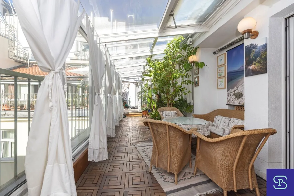 Toplage: DG-Wohnung 209m² inklusive Wintergarten + 20m² Terrasse  - 1070 Wien - Bild 1