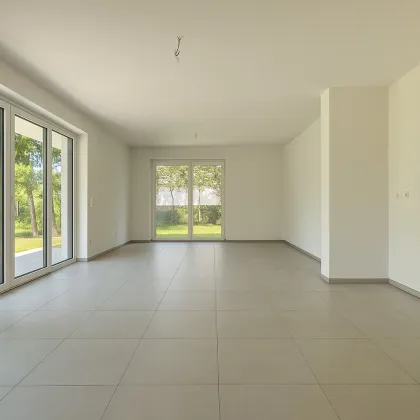 Neubau: Sonnige Gartenwohnung mit großer Terrasse  u. Parkplatz. - Bild 2