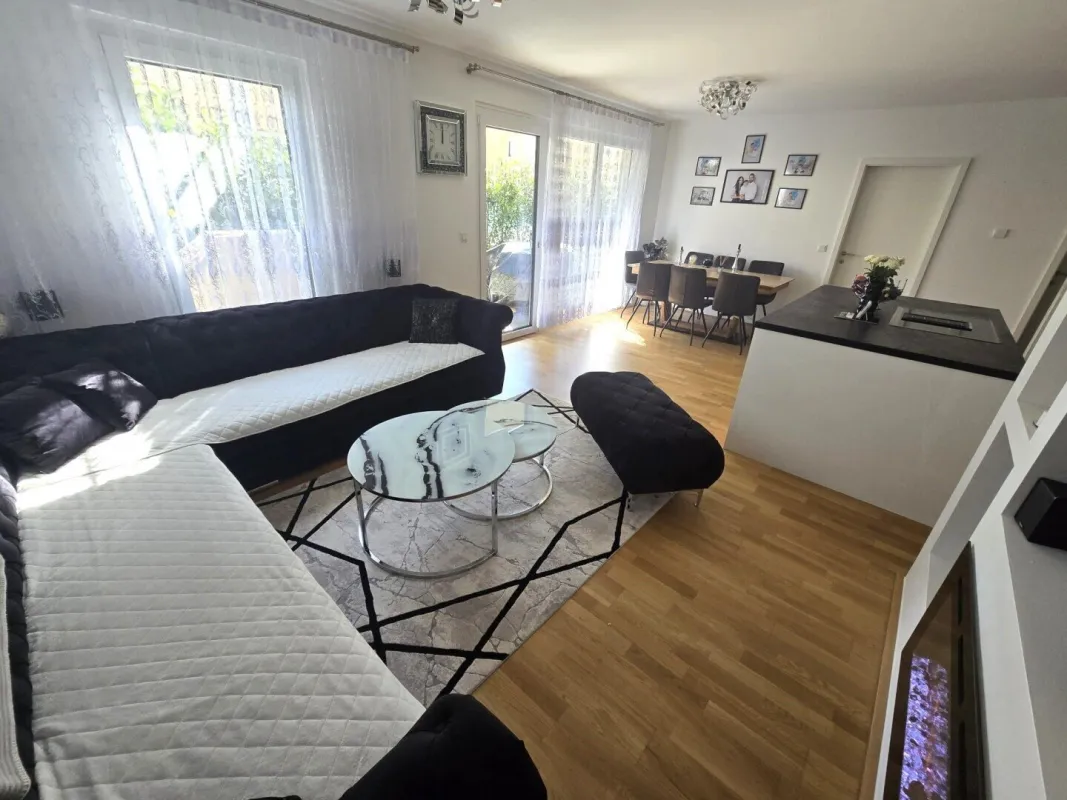 ++TOP LAGE + 3 Zimmer Gartenwohnung + 3 km von Wien entfernt + perfekte Infrastruktur + 2 Garagenstellplätze ++ - Bild 1