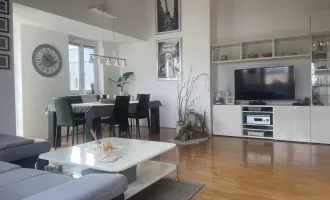 Stilvolle 4-Zimmer-Dachgeschosswohnung am Römerberg – Urbanes Wohnen auf höchstem Niveau