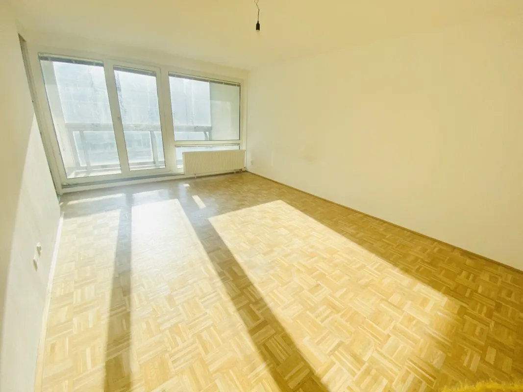 NEUER PREIS! PROVISIONSFREI VOM EIGENTÜMER! 2-ZIMMER WOHNUNG MIT LOGGIA IN DER FORSTHAUSGASSE! - Bild 1