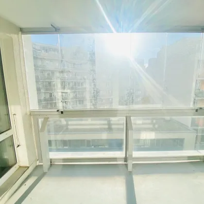 NEUER PREIS! PROVISIONSFREI VOM EIGENTÜMER! 2-ZIMMER WOHNUNG MIT LOGGIA IN DER FORSTHAUSGASSE! - Bild 2