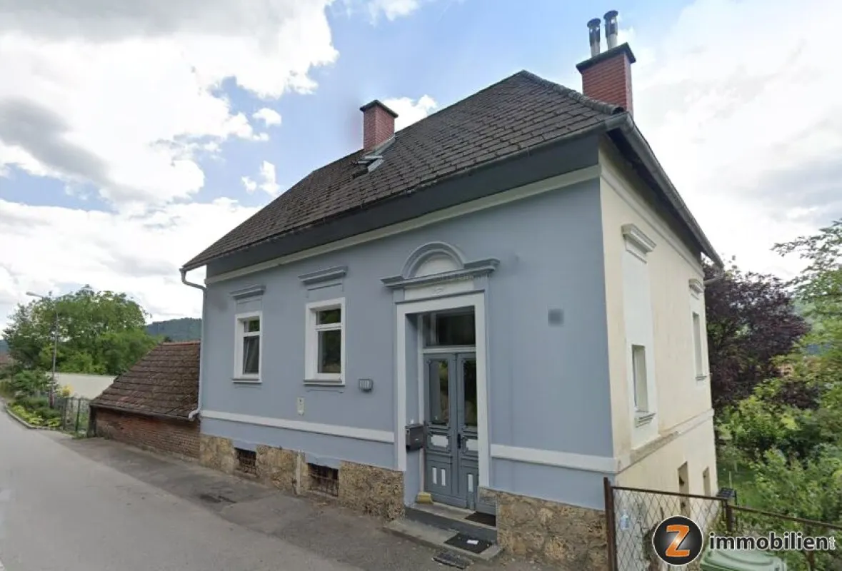 Teilsaniertes Zweifamilienhaus in Sautern - Bild 1