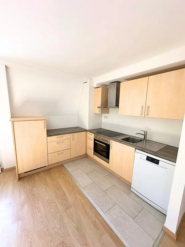 STEYR. Erstbezug! Moderne Wohnung mit Einbauküche, Parkplatz & Zentralheizung! - Bild 1