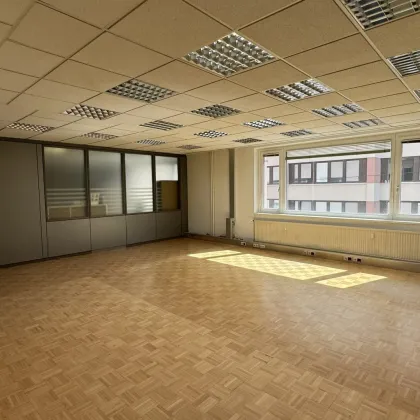 Modernes Einzelraumbüro mit Parkplätzen und Top-Infrastruktur – provisionsfrei - Bild 2