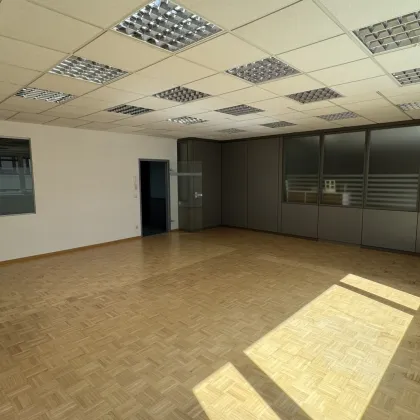 Modernes Einzelraumbüro mit Parkplätzen und Top-Infrastruktur – provisionsfrei - Bild 3