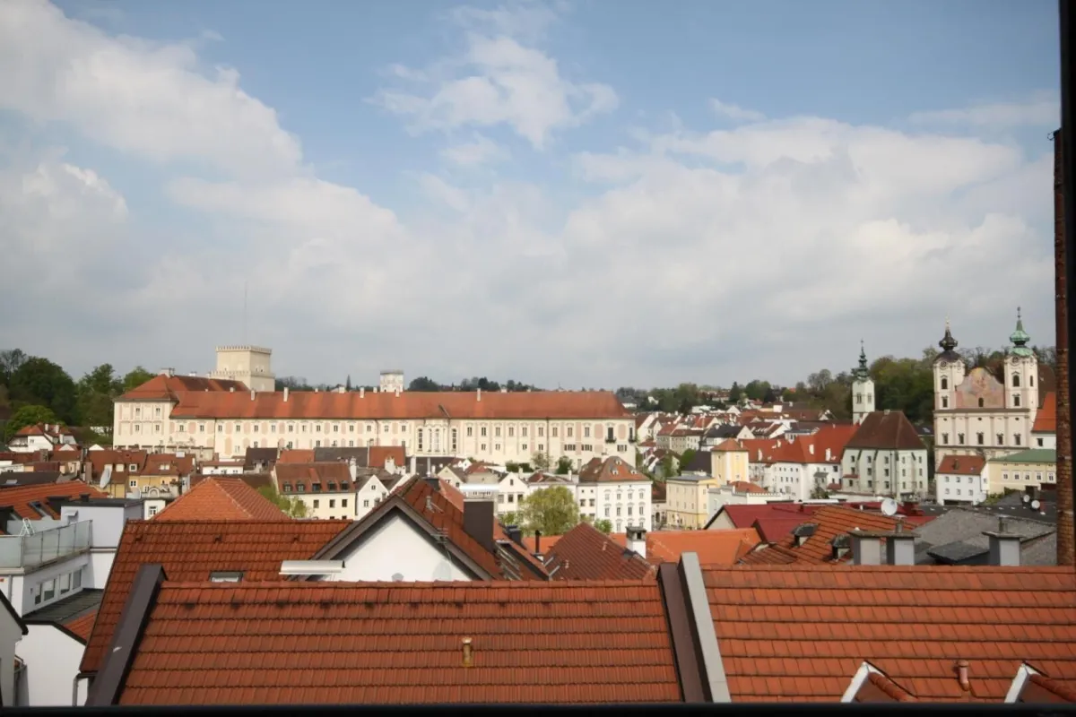 Charmante 2,5-Zimmer-Dachgeschoßwohnung in zentraler Lage, Miete 4400 Steyr - Bild 1