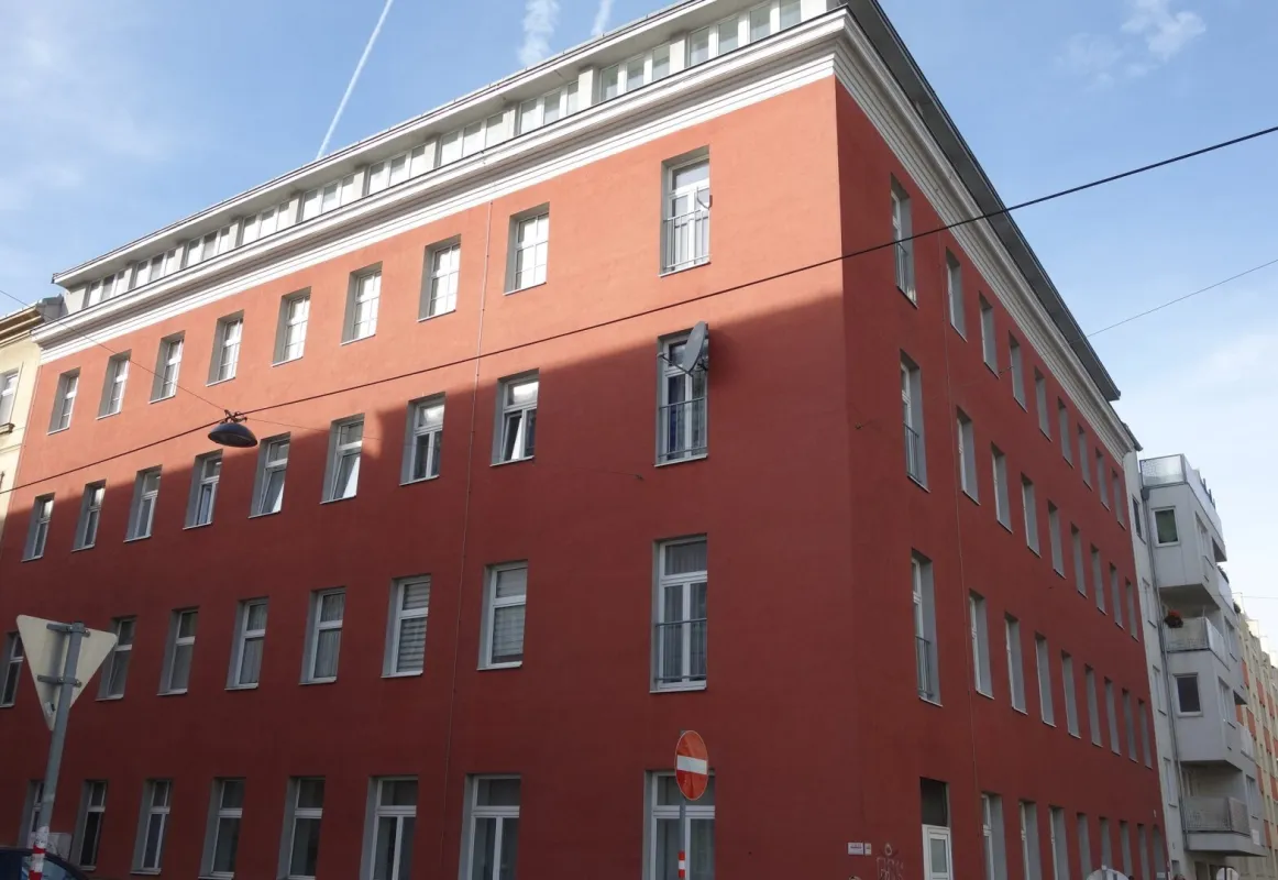Charmante 64,70m2 DACHWOHNUNG mit 5,42 m2 Terrasse - Nähe U3 - Bild 1