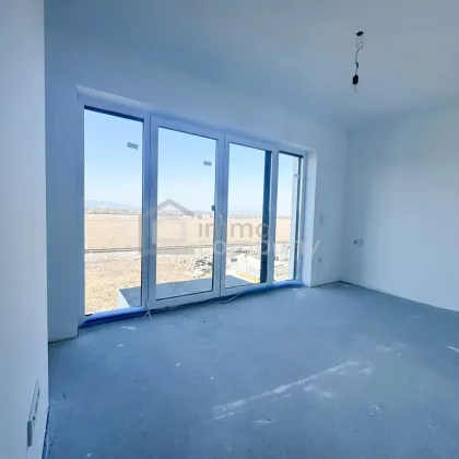 MODERNE DOPPELHAUSHÄLFTE in Sollenau: 4 Zimmer, Garten, 2 Bäder und Fußbodenheizung! - Bild 3