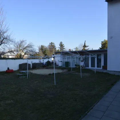 Traumhaftes Mehrfamilienhaus in Guntramsdorf mit 3 Wohnungen, schöne Garten in grün ruhige Lage - Bild 2