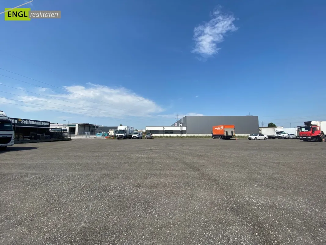 Top Lage - Gewerbebaugrund  in der  Größe von ca. 3300m²  in direkter Nähe zur Autobahnauffahrt  der S1 - Bild 1