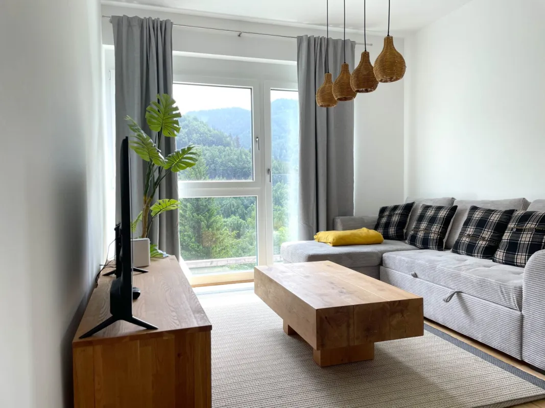 Hochwertige Dachmaisonette am Semmering – ganz oben mit Traumblick ins Grüne – herrliche Sonne von früh bis spät! - Bild 1
