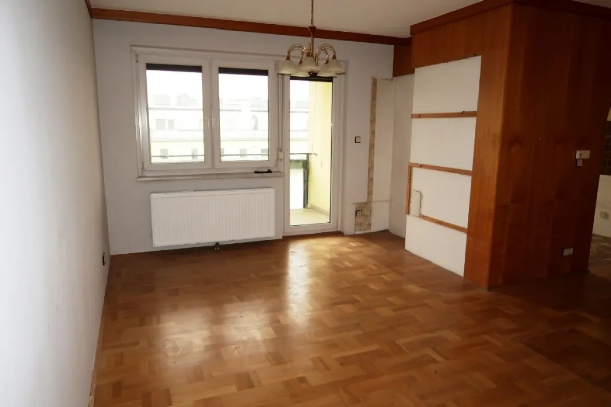 Wohnung im 3. Liftstock mit Loggia - Bild 1