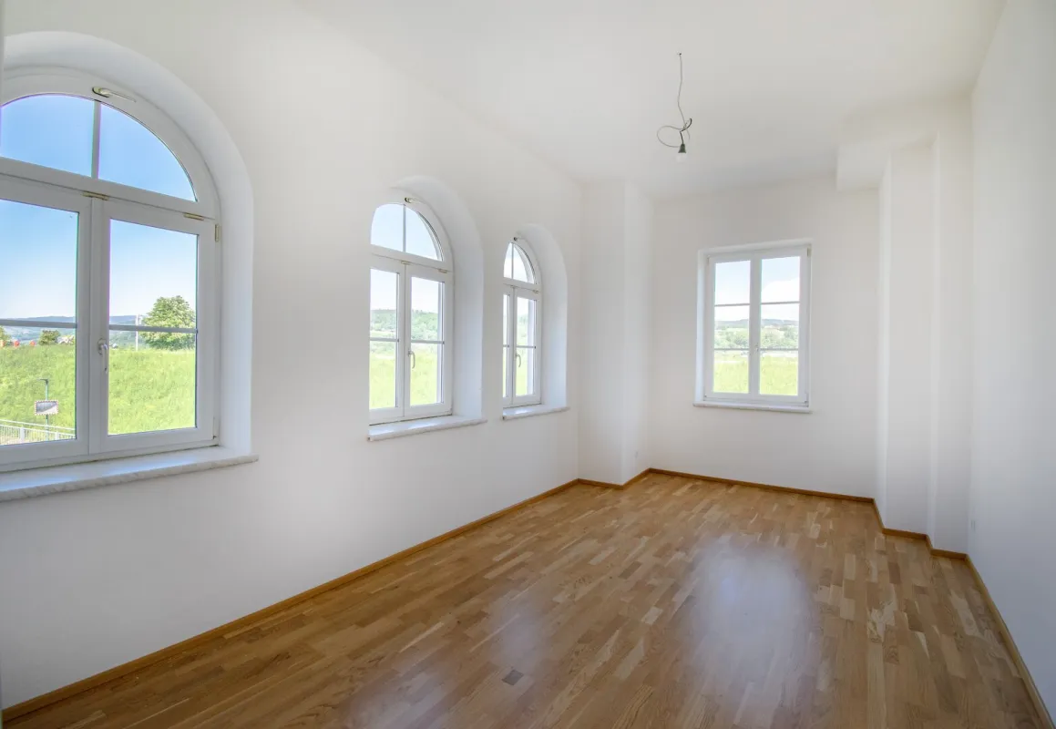 Seltene Gelegenheit | Großzügige 4-Zimmer-Wohnung mit Donaublick - Bild 1