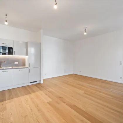 Perfekt sanierte 2-Zimmer-Altbauwohnung mit Garten in Top-Lage - Bild 3