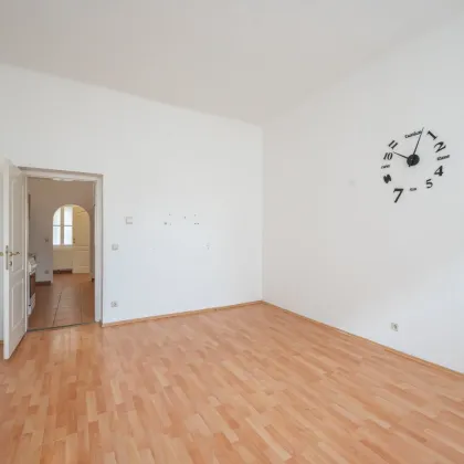 ++KLNB121++ renovierungsbedürftige 2-Zimmer-Wohnung in sehr guter Lage - Airbnb - Bild 2