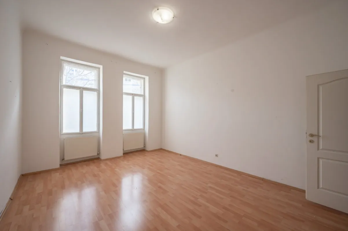 ++KLNB121++ renovierungsbedürftige 2-Zimmer-Wohnung in sehr guter Lage - Airbnb - Bild 1