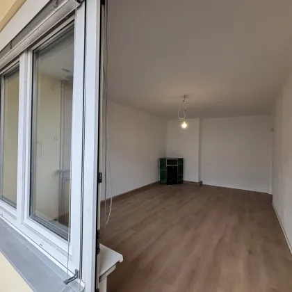 helle 2-Zimmer-Wohnung mit Süd-Loggia - Bild 2