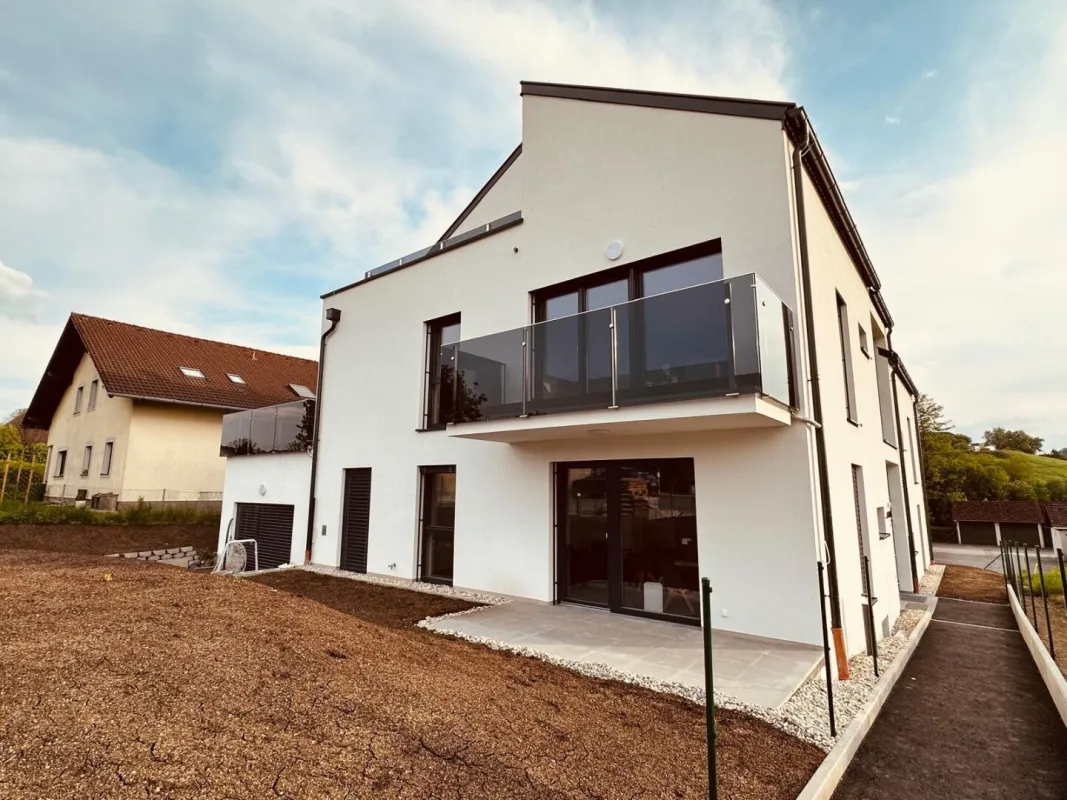 Exklusives Anlageobjekt: Wohnhaus mit 7 modernen Wohnungen - Bild 1