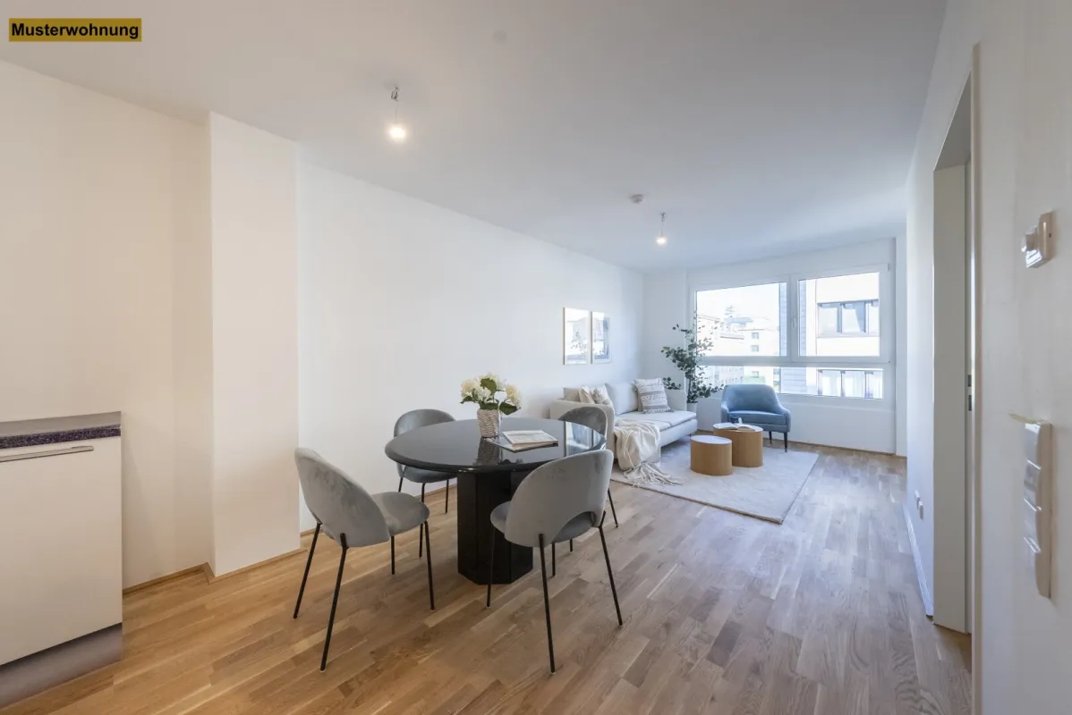 Hochwertig möblierte 2-Zimmer Dachgeschosswohnung mit perfekter Anbindung an die U1 - MAJA Living - Bild 1
