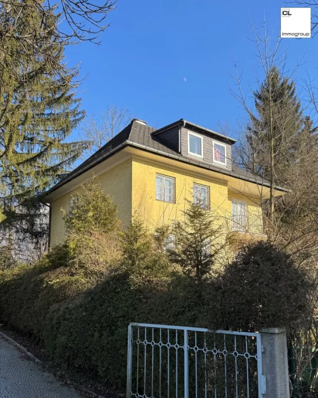 Einfamilienhaus am Grünland mit großem Potenzial - Bild 1