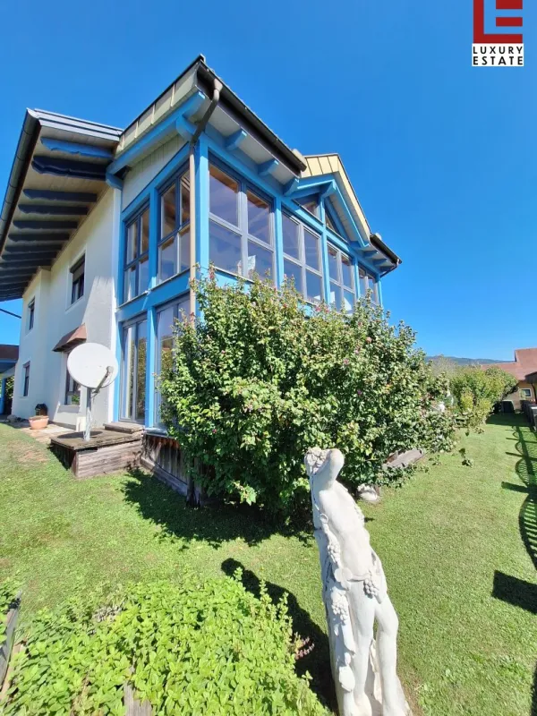 2-Familienhaus in Klagenfurt Land mit Wintergarten & Pool - Bild 1