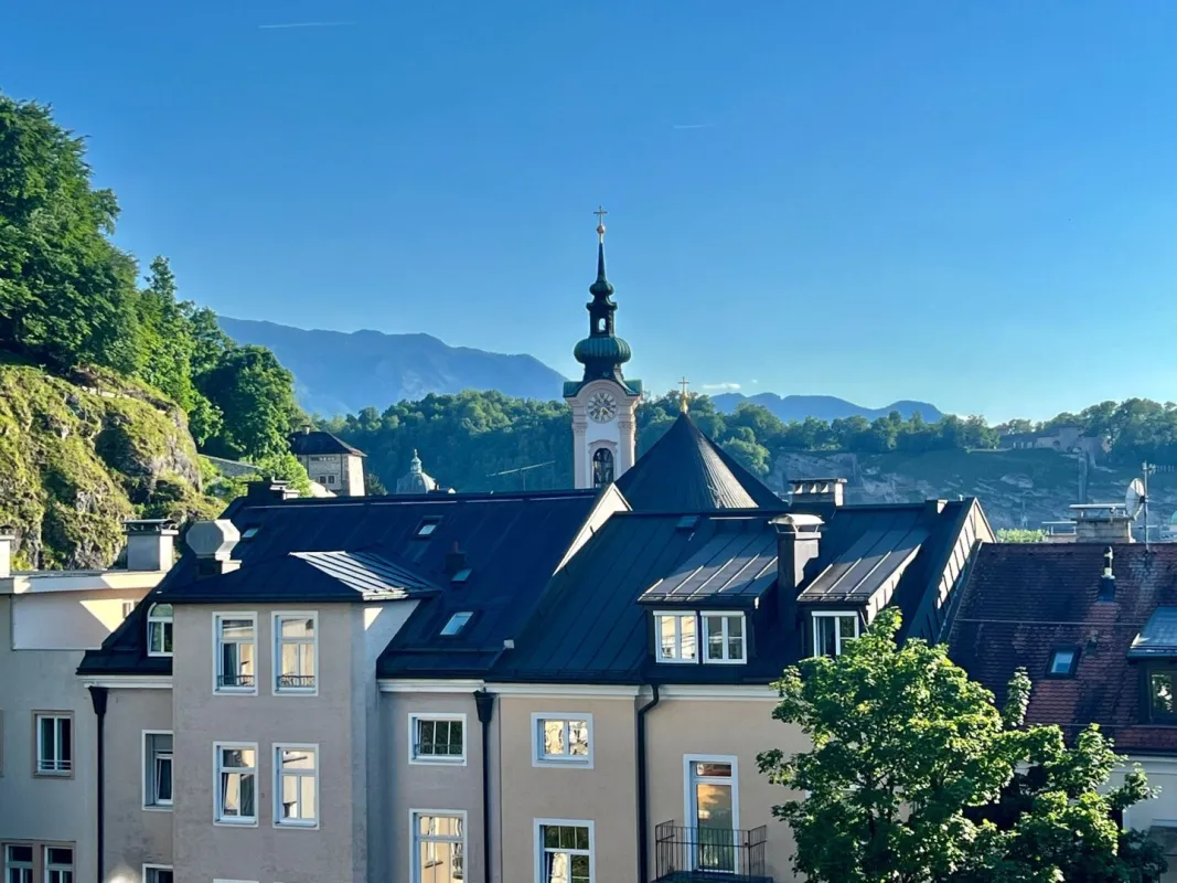 Gefühlvoll sanierte Dachterrassen-Maisonette  im Andräviertel - mit grandiosem Stadt- und Bergblick - Bild 1