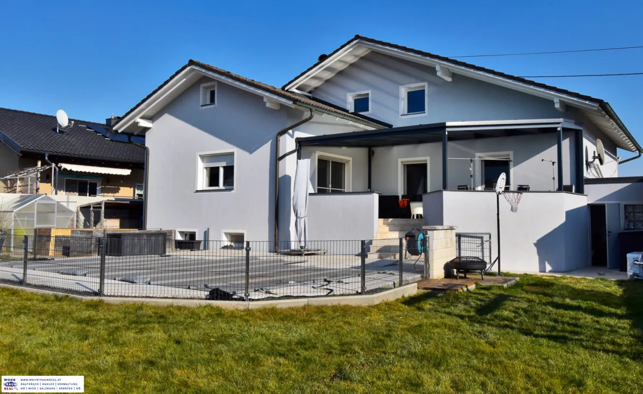 Pucking: großzügiges Familiendomizil mit Ausbaupotential! - Bild 1