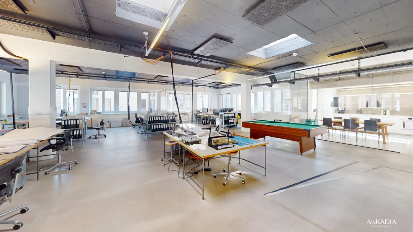 Ihr Arbeitsplatz im Zentrum: Helle Büroflächen mit Entwicklungspotenzial - Bild 1