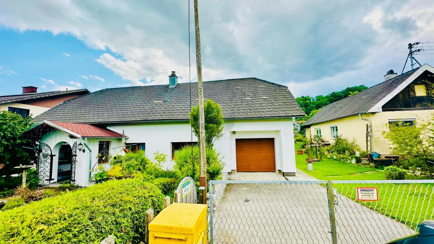 Zwei schöne Bungalows mit großem Garten - Bild 1