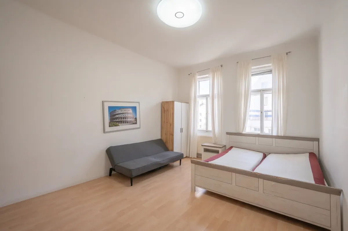 ++KLNB121++ sanierungsbedürftige 2-Zimmer-Wohnung in sehr guter Lage! - Airbnb - Bild 1