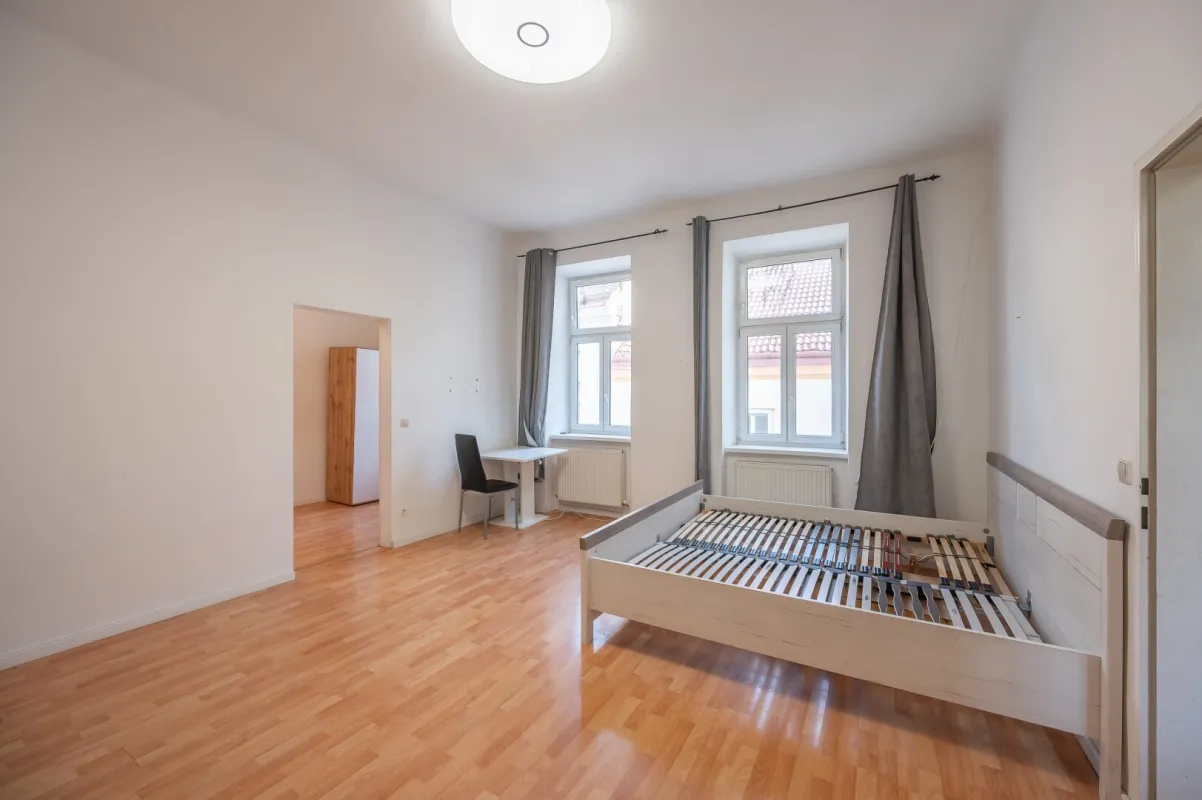 ++KLNB121++ sanierungsbedürftige 2-Zimmer-Wohnung in sehr guter Lage! -Airbnb - Bild 1