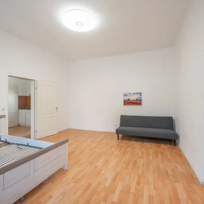 ++KLNB121++ sanierungsbedürftige 2-Zimmer-Wohnung in sehr guter Lage! -Airbnb - Bild 2