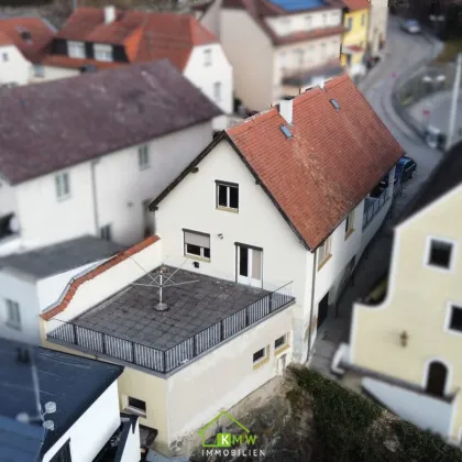 Wohnen im Zentrum: sanierungsbedürftiges Einfamilienhaus mit Entwicklungspotential (inkl. Studie) - Bild 2