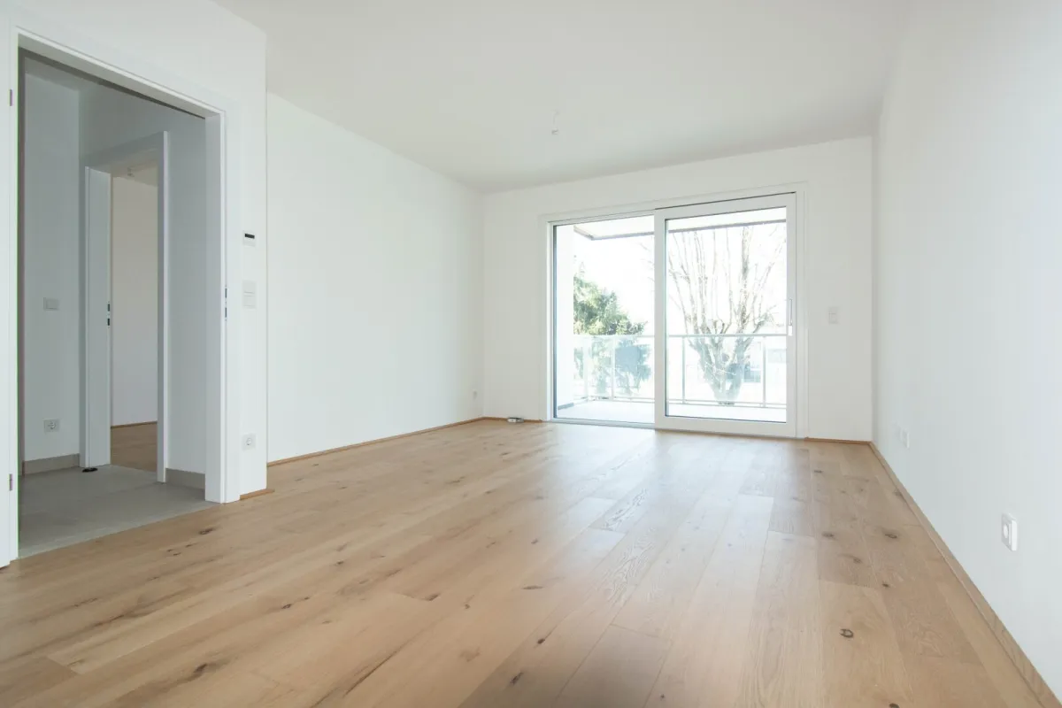 ERSTBEZUG: PÄRCHENHIT – 2 ZIMMER-WOHNUNG MIT GEMÜTLICHEM BALKON! - Bild 1