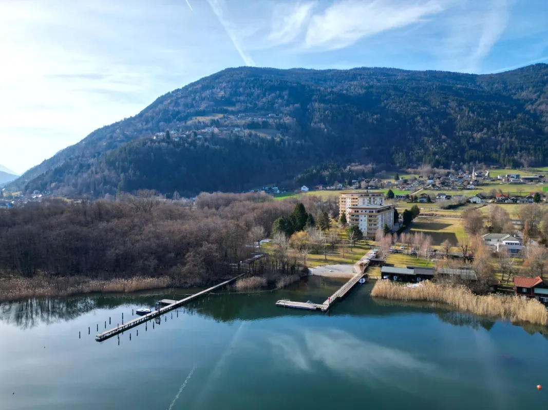 Exklusiver Erstbezug: Traumhafte Seewohnung am Ossiacher See - Bild 1